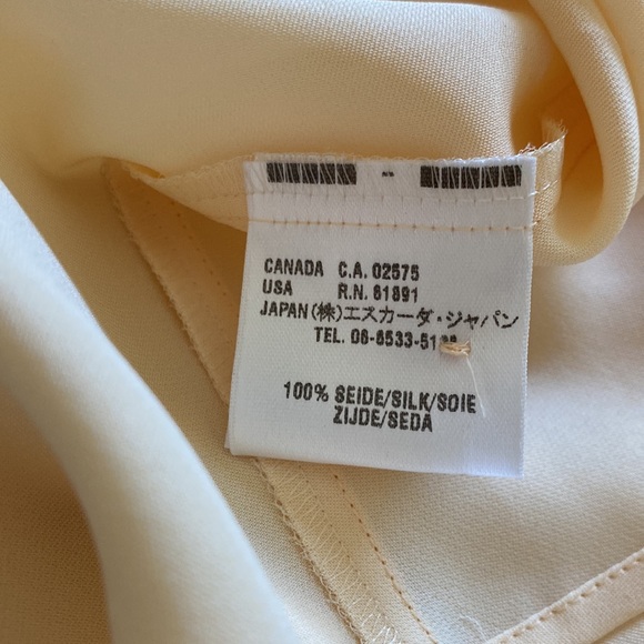 Escada Silk Cream Ruffle Sleeve Logo ButtonDown Shirt NeverUsed - Picture 7 of 16